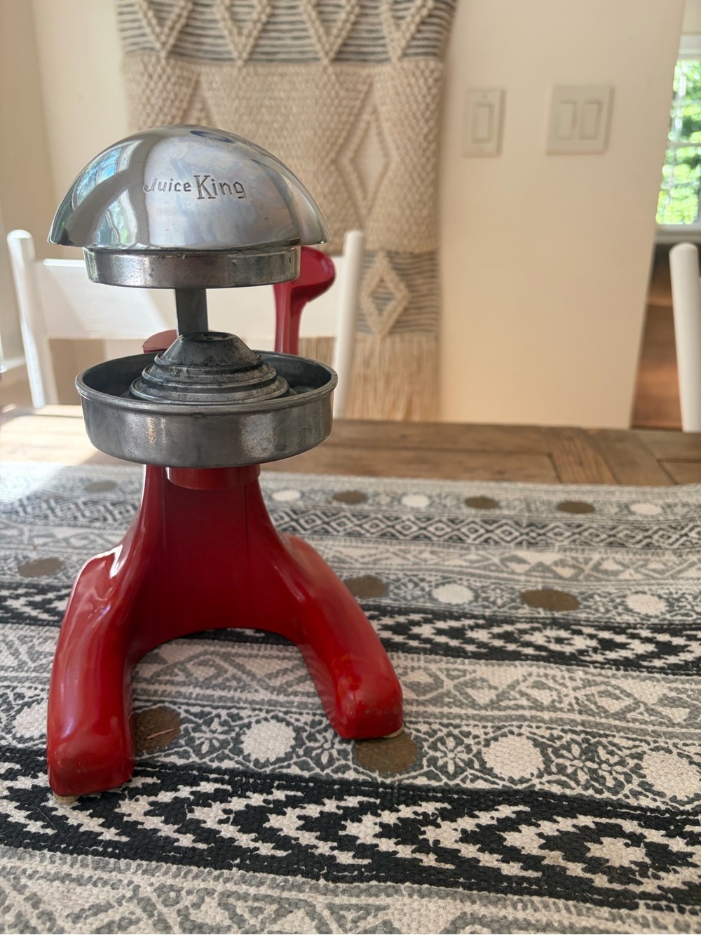 Juice King Vintage Manual Red Citrus Juicer - Picture 5 of 7